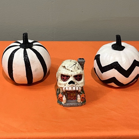 Halloween Skull and Pumpkin Decor set - Picture 16 of 16